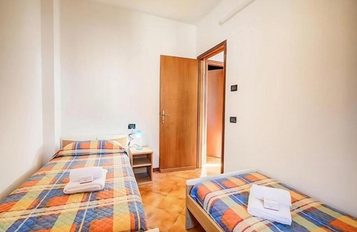 Villanuova sul Clisi Apartment | Esclusiva Vista Lago con Piscina e Parcheggio -Salò-