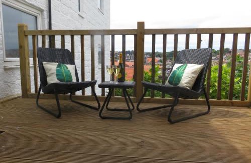 Whitby Apartment | Esk Cottage - Cyanacottages