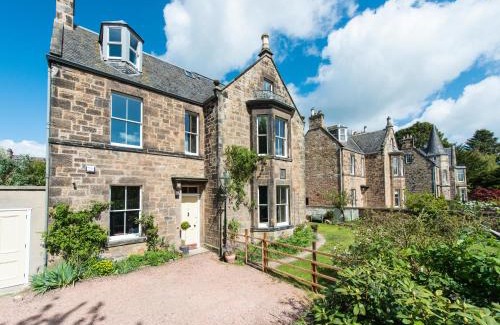 Eskbank House | Eskbank Villa near Edinburgh