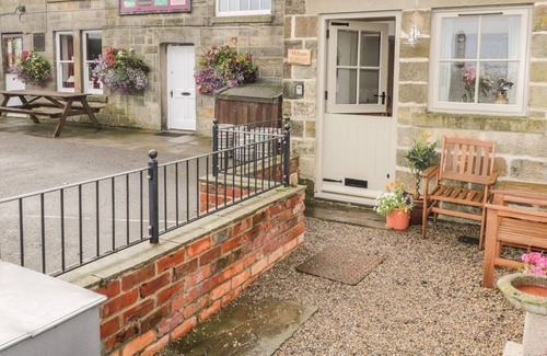 Ugthorpe Cottage | ESMES COTTAGE, pet friendly, character holiday cottage in Whitby