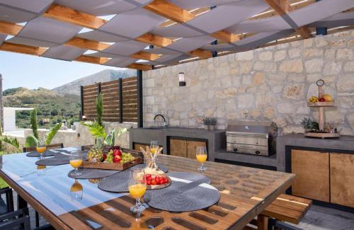 Kournas Villa | Esotico Escape Villa