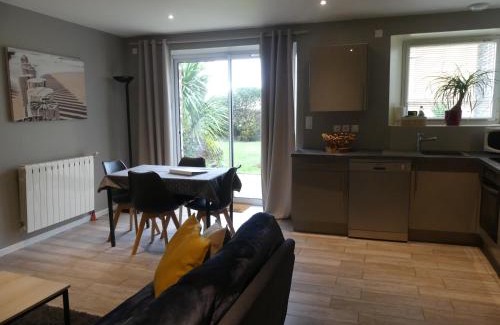 Saint-Evarzec House | Espace Acu-Nature