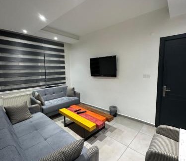 Tepebası Apartment | Espark baglar 1+1+ teraslı daire