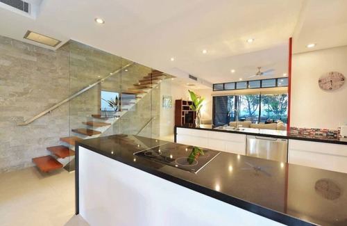 Port Douglas House | Esplanade Villa Port Douglas - Perfect location