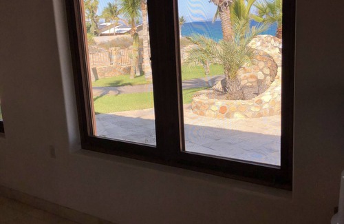 Pescadero House | Estate Guesthouse sleeps 8, possible 12, wifi 57mbps