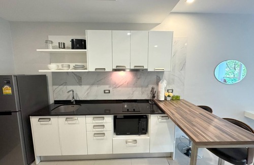 Patong Apartment | ET612 Convenient studio - quiet spot, pool