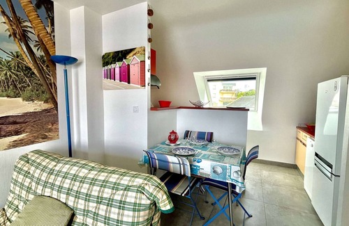 Etel Apartment | Étel: 2-Room Apartment 37 sqm - Balcony and Parking