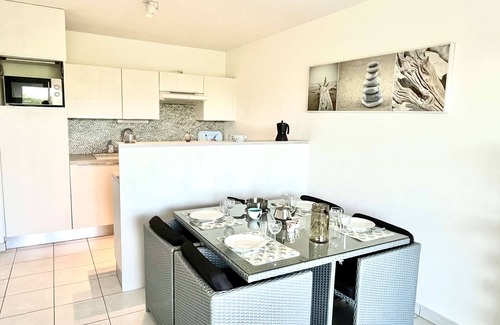 Etel Apartment | Etel: 2-room apt 42m², balcony, parking, near beach, pets allowed
