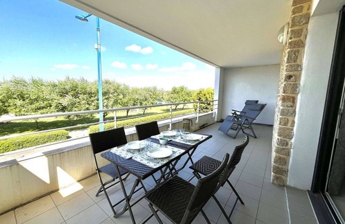 Etel Apartment | Etel: 2-room apt 42m², balcony, parking, near beach, pets allowed