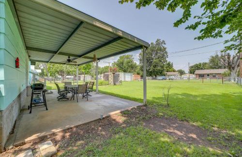 Eufaula House | Eufaula Home - Walk to Lake Beach!