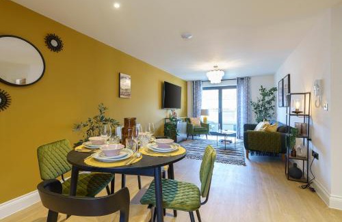 Staple Hill Apartment | Euphorbia - 1 Bedroom Luxury Apartment by Mint Stays