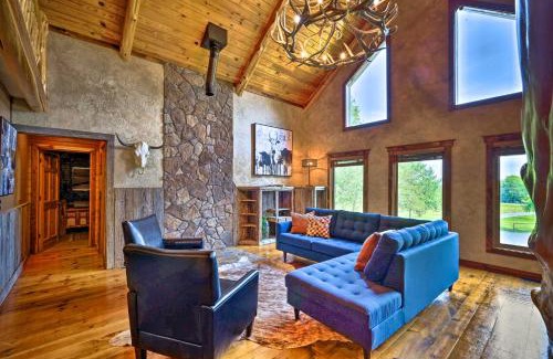 Berryville House | Eureka Springs Area Cabin with Deck and 7 Acres!