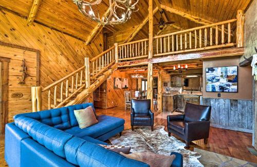 Berryville House | Eureka Springs Area Cabin with Deck and 7 Acres!