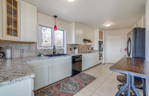 Eureka Springs House | Eureka Springs Gem: 2 Decks, Mtn + Lake Views