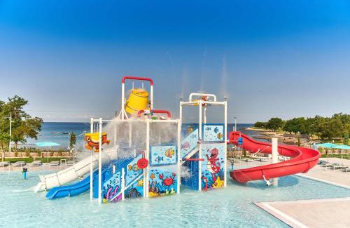 Karigador Resort | Eurocamp Mobile Homes at Campsite Park Umag