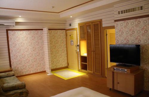 Xinying Hotel | European Castle歐堡商務汽車旅館有限公司