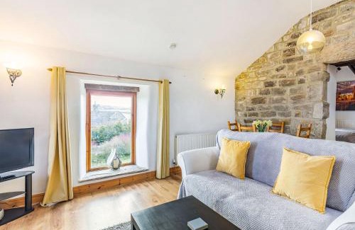 Lofthouse House | Eva Rose - Uk37993