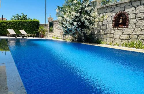Alacati Villa | Evalacati - Villa Harnup- Tamamen Müstakil Villa
