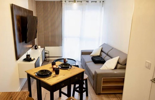 Aucamville Apartment | Evasion chic à Aucamville - Attractive modern T2 - Secure private parking-Clim