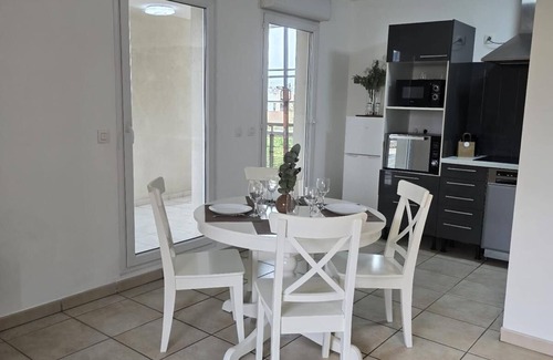 Vielle-Chapelle Apartment | Evasion chic-Plages Terraces, air conditioning, parking