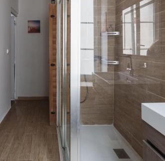 Saint-Quentin Apartment | Evasion Prestige - Duplex Balnéo, Sauna & Billard