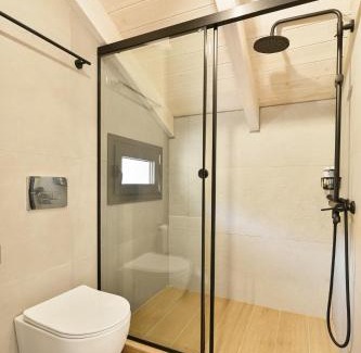 Episkopos Apartment | Eveline Suite - seaview & short walk to the beach