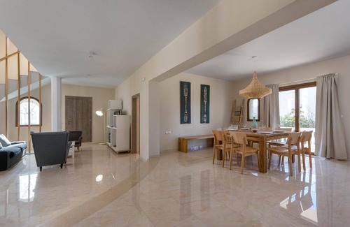 Archangelos House | Evelyn Villa