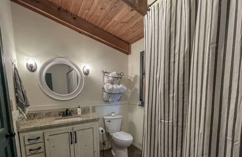 Spring City House | Everett Lodge - Cozy Lakefront Retreat