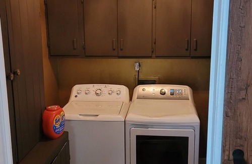 Fayetteville House | Evergreen Estates 3-Bedroom house Fayetteville w/rental car available msg host