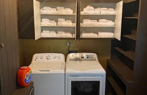 Fayetteville House | Evergreen Estates 3-Bedroom house Fayetteville w/rental car available msg host