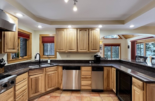 Beaver Cove House | Evergreen Point Lodge (Panoramic Views of Moosehead Lake!)