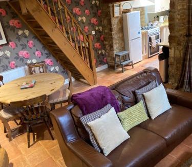 Scarborough House | Everley Cottage