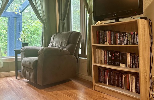 St. Paul House | Everlong Acres - Pet Friendly Forest Escape.