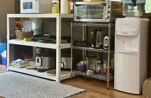 St. Paul House | Everlong Acres - Pet Friendly Forest Escape.