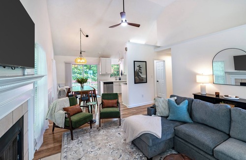 Mooresville House | Everwood Escape at Lake Norman! Treehouse Vibes w/Pool & Fire Pit.