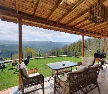 Golcuk Ski Chalet | Eviniz rahatlığında, eşsiz doğa manzaralı dağ evi