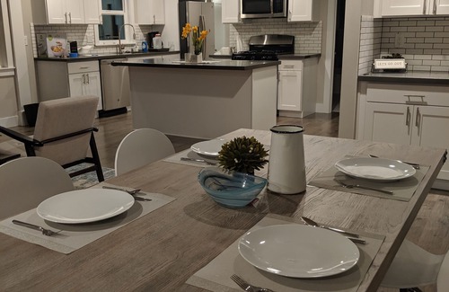 Silver Lake House | Excape to the lake! Just 20 Miles to Seattle- Fresh Remodel