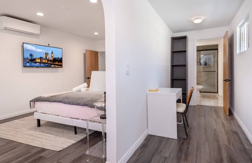Park Mesa Heights House | Excellent 2BD 2BR Home in South Los Angeles with Outdoor Space - Sleeps 10