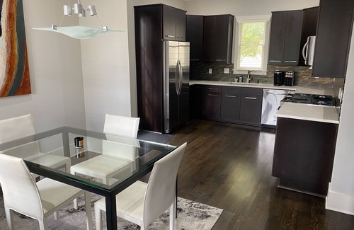 Oxford Condo | Excellent 3 Bedroom 3 1/2 Bath Condo 1 Mile From Square