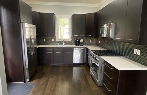 Oxford Condo | Excellent 3 Bedroom 3 1/2 Bath Condo 1 Mile From Square