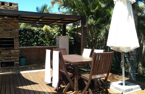 Manguinhos House | Excellent beach house with swimming pool, barbecue, pizza oven and sauna.