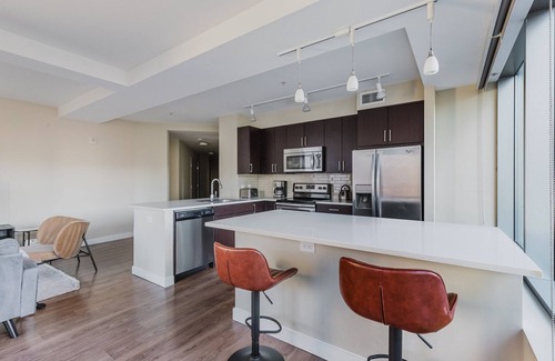 Theatre District Apartment | Excellent Chinatown 2BR w/Gym & W/D, nr Restaurants, by Blueground