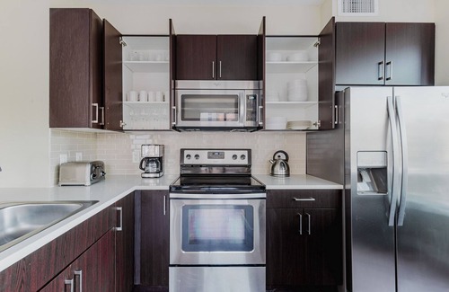 Theatre District Apartment | Excellent Chinatown 2BR w/Gym & W/D, nr Restaurants, by Blueground