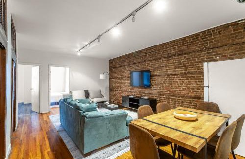 Midtown Apartment | Excellent Location - 3 Bedroom Apartment in Midtown Manhattan!