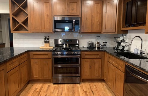 Tulsa House | Excellent location right across the street from the Expo Center! – Sleeps 8