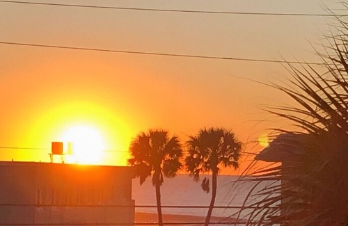 Bradenton Beach Villa | Exceptional 4B Family Vacation Villa! Pool, Porch