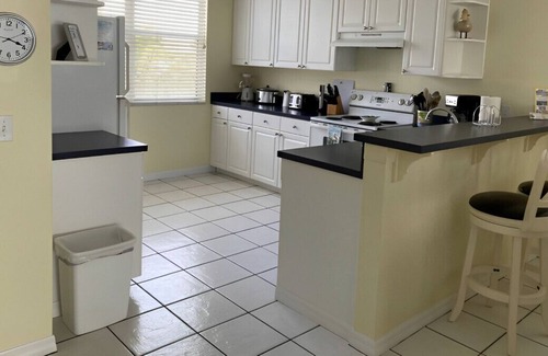 Bradenton Beach Villa | Exceptional 4B Family Vacation Villa! Pool, Porch