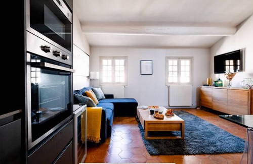 Avignon City Centre Apartment | Exceptional apartment at the foot of the palace wifi air conditioning
