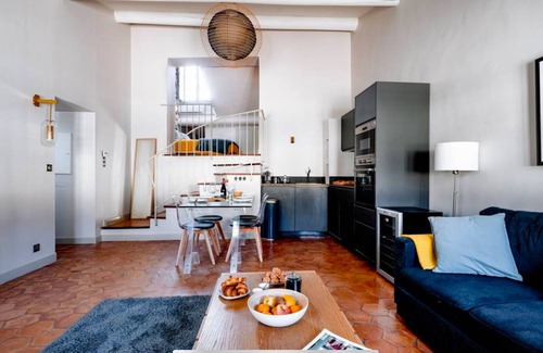 Avignon City Centre Apartment | Exceptional apartment at the foot of the palace wifi air conditioning