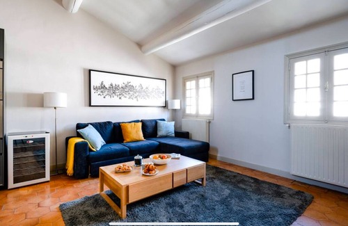 Avignon City Centre Apartment | Exceptional apartment at the foot of the palace wifi air conditioning